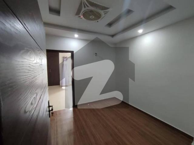 1 Bed Flat Phase 7 Opposite Shaheen Chowk Bahria Town Phase 7