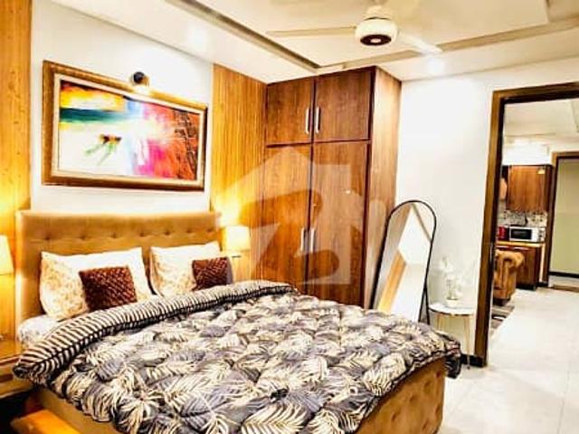 1 Bed Fully Furnished Apartment For Rent In Arena Mall Gulberg Greens Islamabad
