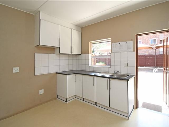 1 Bed House in Kempton Park Central