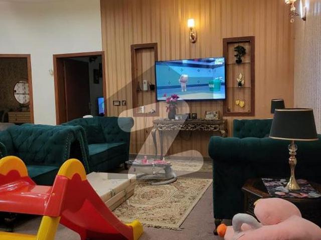 1 bed Luxury Family Apartment for rent hot location bahria Town Nishtar Block