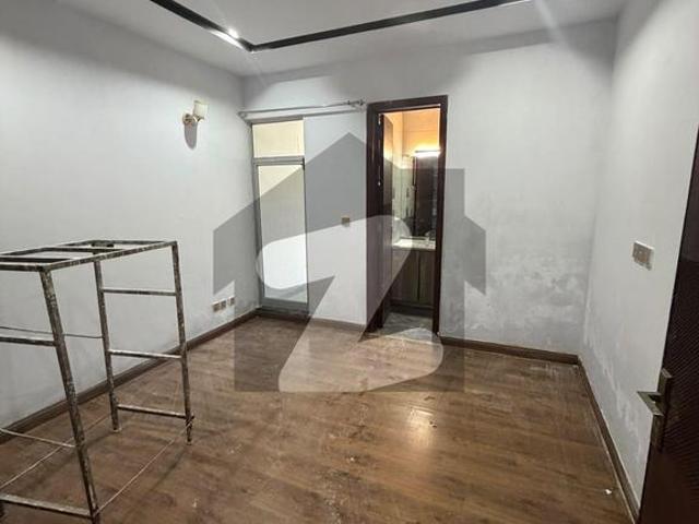 1 bed non furnished apartment available on rent in gulberg arena mall gulberg greens islamabad more options available gulberg arena mall