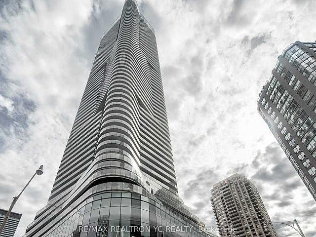 1 Bed+den Condo Apt In Toronto