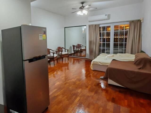 1 bedder unit at Orchard Shopping Belt * NOT TO BE MISSED * View to Appreciate