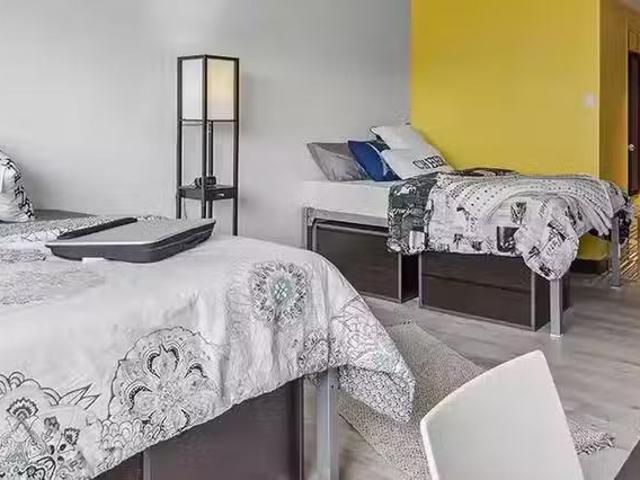 1 Bedroom 1 Bathroom Shared