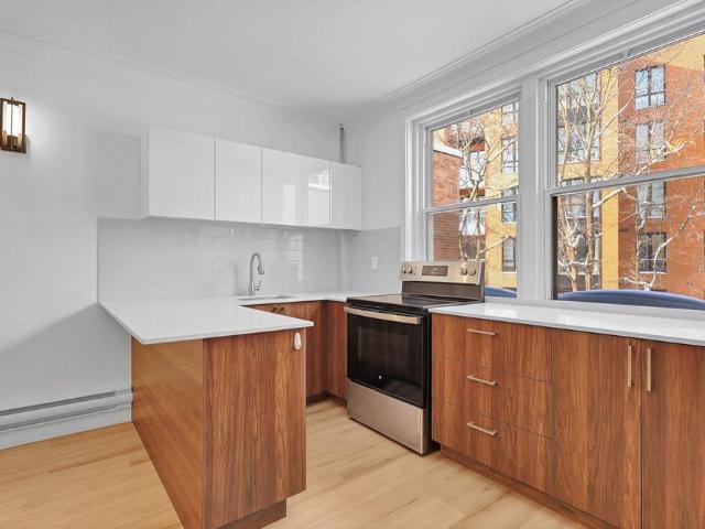 1 Bedroom 3777 Chem. De La Côte des Neiges, Montréal
