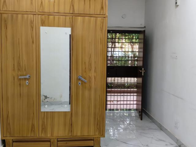 1 Bedroom 600 Sq.Ft. Apartment in Vasant Kunj Delhi Listing ID: #9336