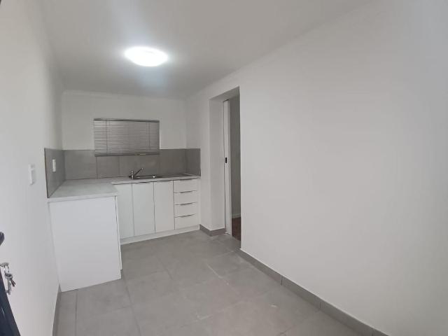 1 Bedroom cottage to rent in Belgravia, Cape Town