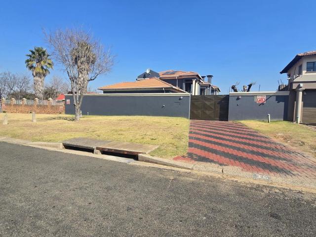 1 Bedroom cottage to rent in Suideroord, Johannesburg