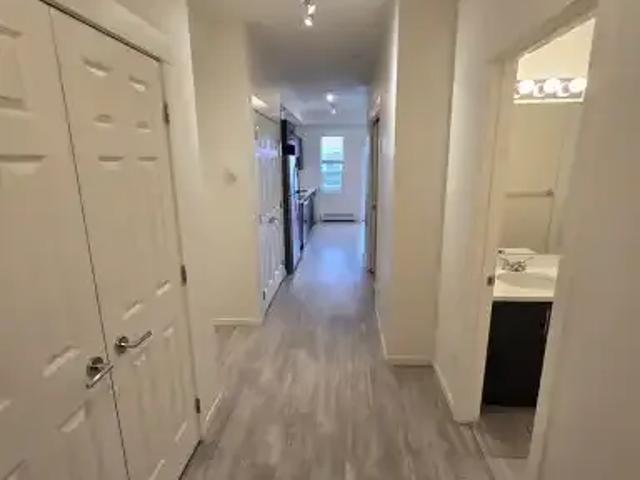 1 Bedroom Condo Calgary AB 102578629