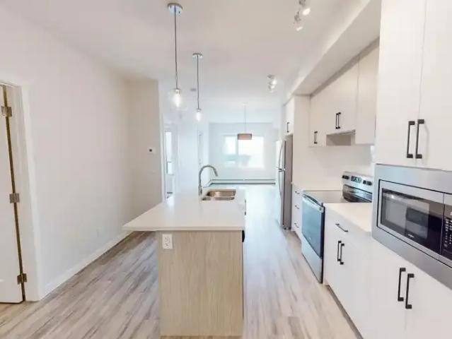 1 Bedroom Condo Calgary AB 102846494