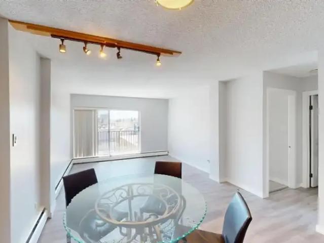 1 Bedroom Condo Calgary AB 102846559