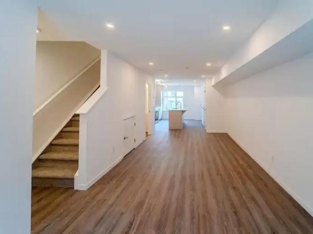 1 Bedroom Condo Calgary AB 102394876