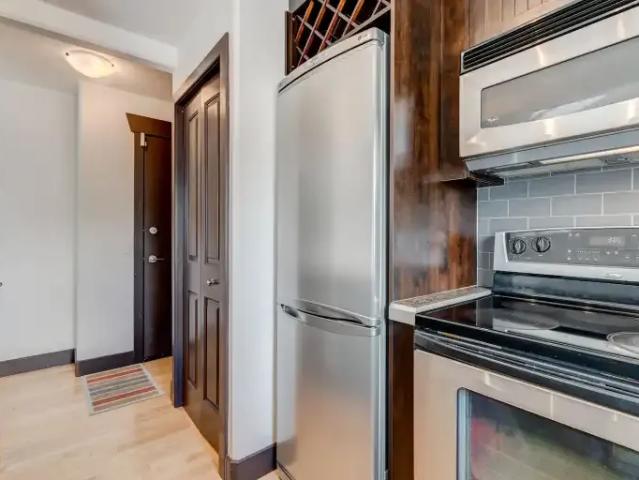 1 Bedroom Condo Calgary AB 103410740