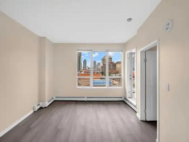 1 Bedroom Condo Calgary AB 103424424