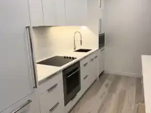 1 Bedroom Condo Calgary AB 103879447