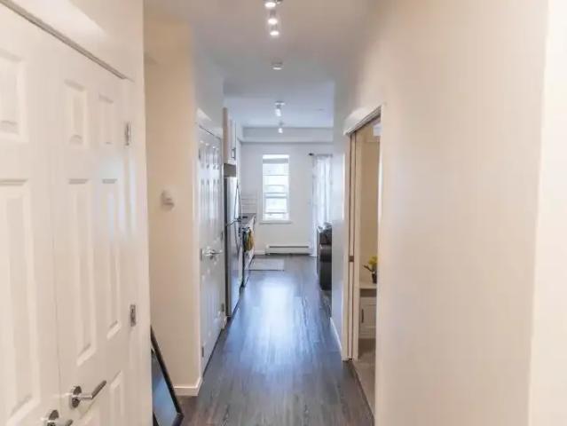 1 Bedroom Condo Calgary AB 103215600