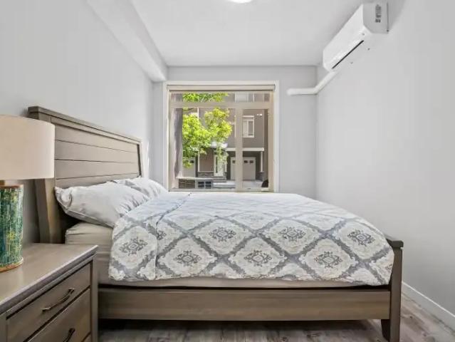 1 Bedroom Condo Calgary AB 104535368
