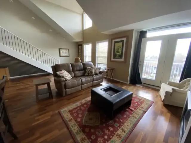 1 Bedroom Condo Calgary AB 104940691