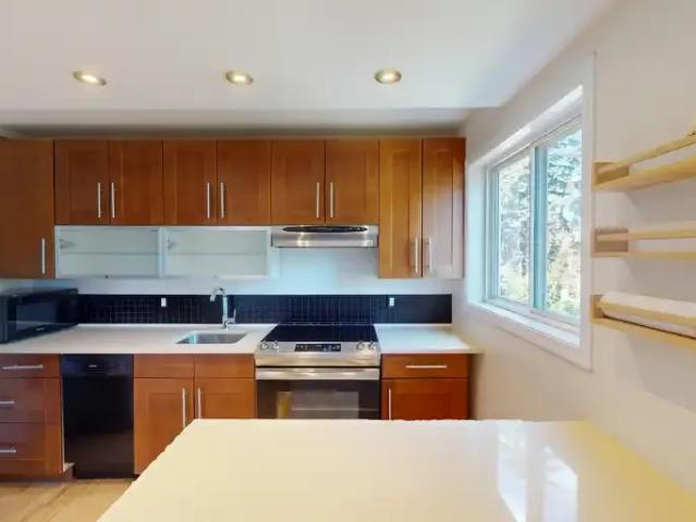 1 Bedroom Condo Calgary AB 104000141
