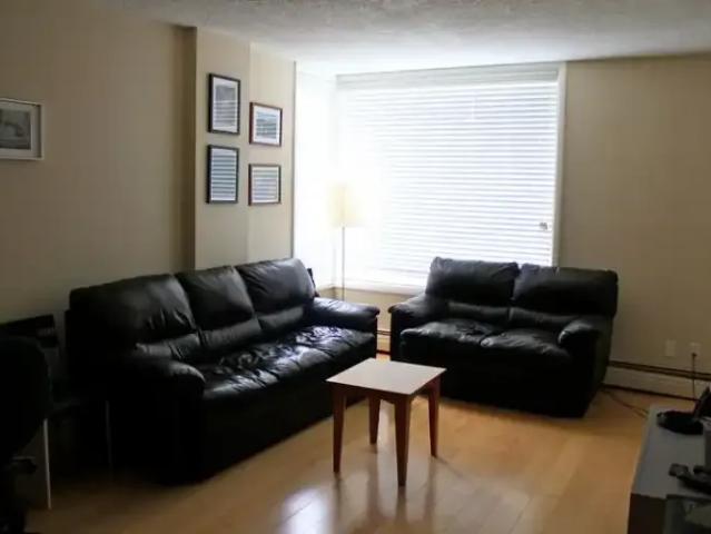 1 Bedroom Condo Calgary AB 104036352