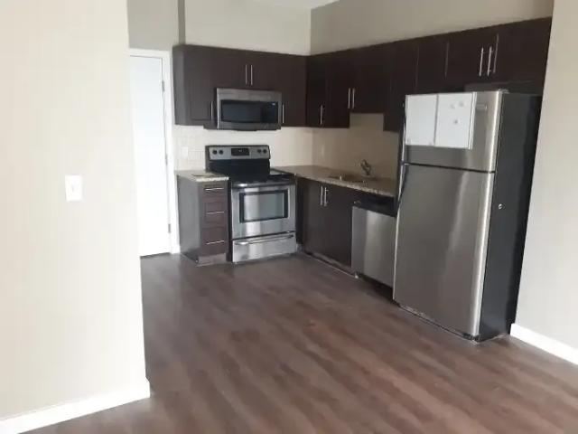 1 Bedroom Condo Calgary AB 104179611