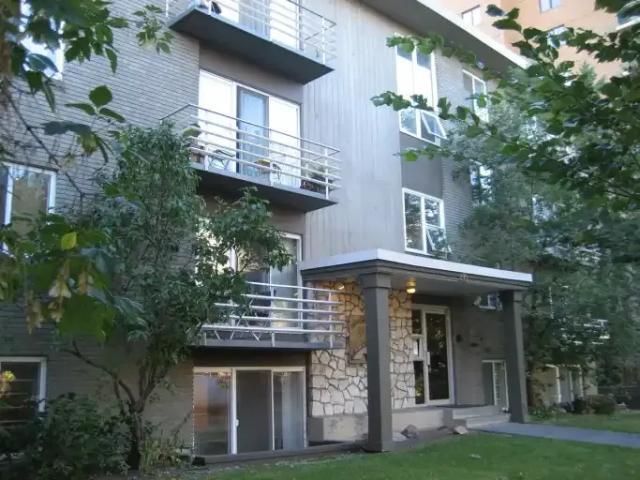 1 Bedroom Condo Calgary AB 104179612