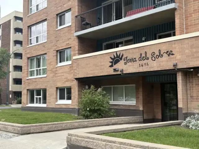 1 Bedroom Condo Calgary AB 104179613