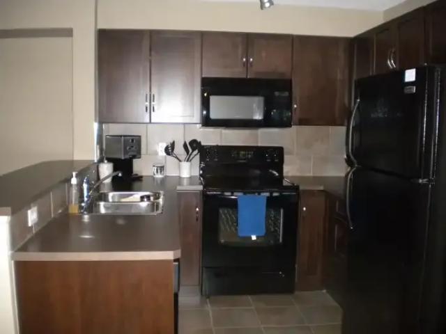 1 Bedroom Condo Calgary AB 104179639