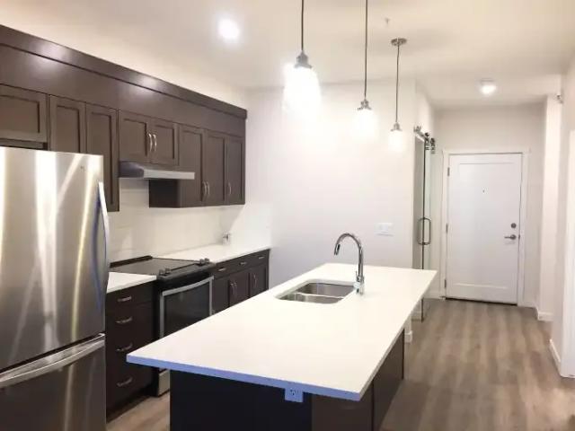 1 Bedroom Condo Calgary AB 104180183