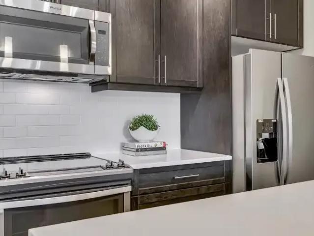 1 Bedroom Condo Calgary AB 104180248