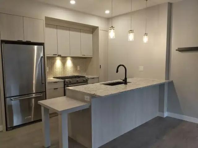 1 Bedroom Condo Calgary AB 104180357