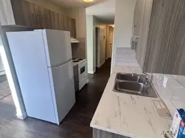 1 Bedroom Condo Calgary AB 104181538