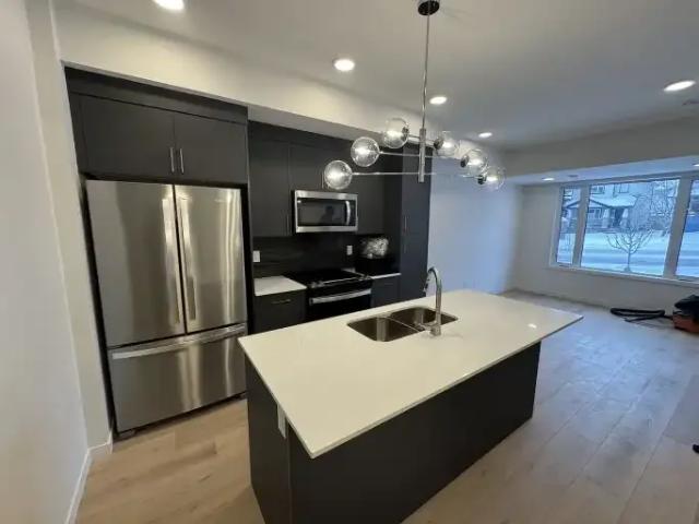 1 Bedroom Condo Calgary AB 104181539