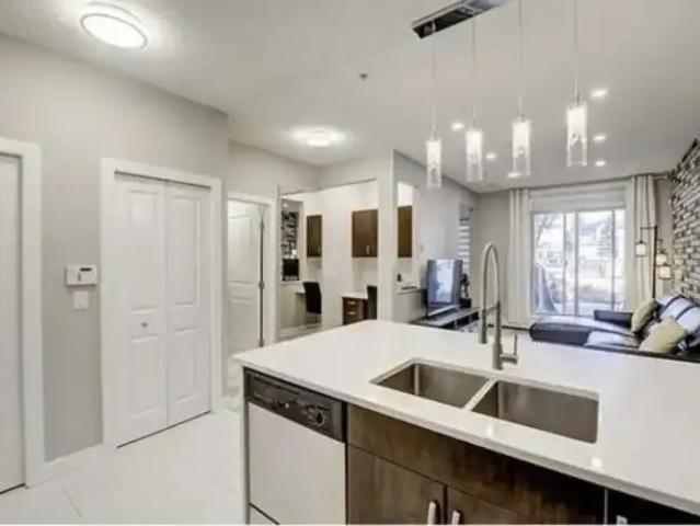 1 Bedroom Condo Calgary AB 104182638