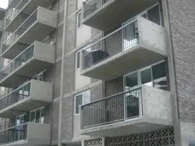 1 Bedroom Condo Calgary AB 104182998