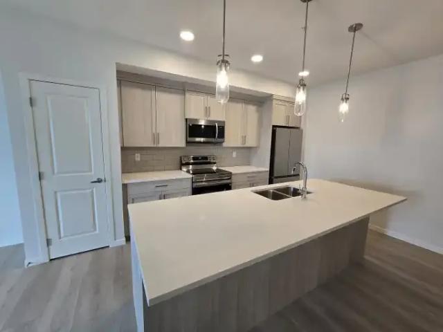 1 Bedroom Condo Calgary AB 104257300