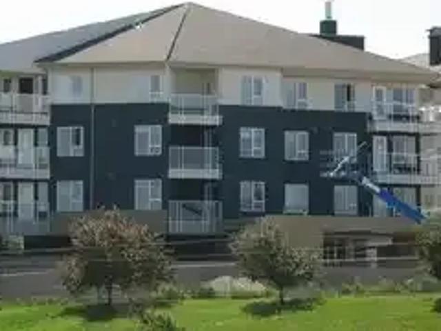 1 Bedroom Condo Calgary AB 104362338