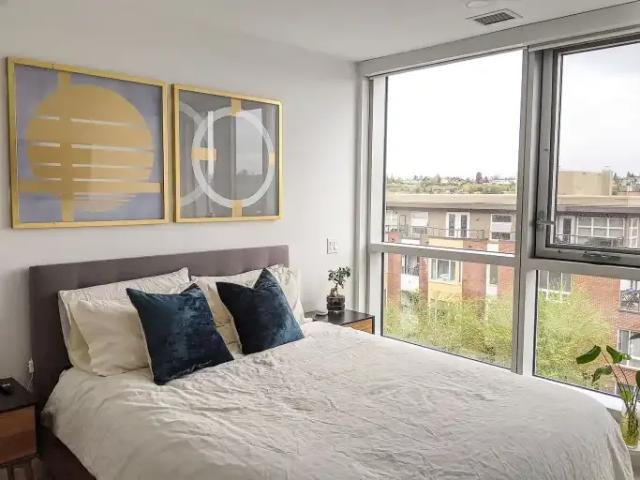 1 Bedroom Condo Calgary AB 105309254