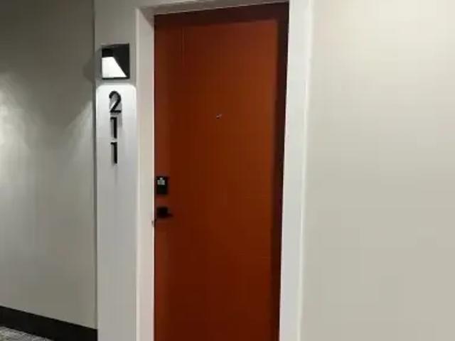 1 Bedroom Condo Calgary AB 105359862