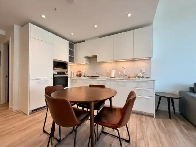 1 Bedroom Condo Burnaby BC 102204122
