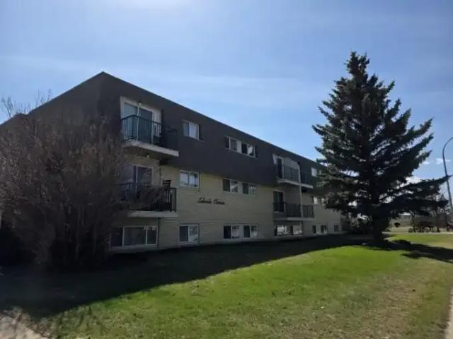 1 Bedroom Condo Grande Prairie AB 104362453