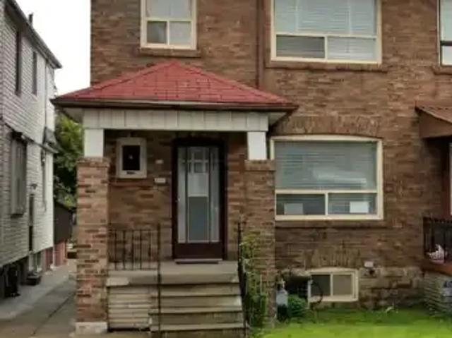 1 Bedroom Condo East York ON 104876756