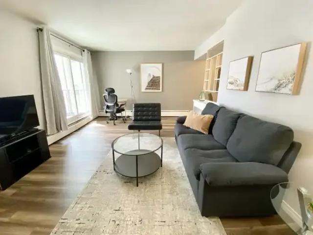 1 Bedroom Condo Edmonton AB 104180071