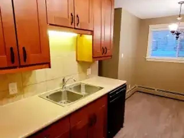 1 Bedroom Condo Edmonton AB 104182208