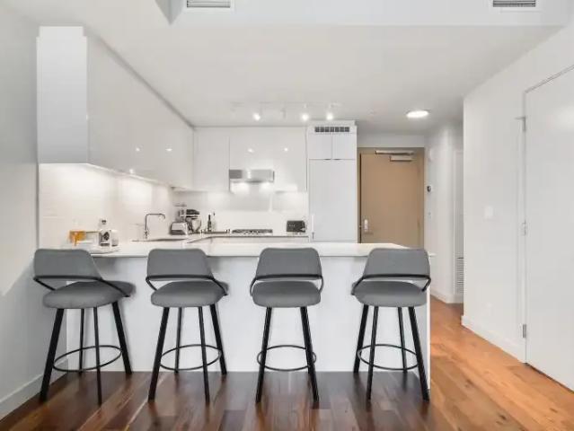 1 Bedroom Condo Edmonton AB 104224360