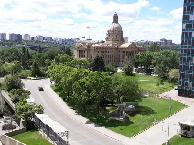 1 Bedroom Condo Edmonton AB 104470674