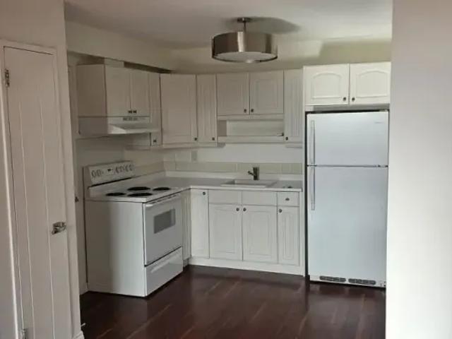 1 Bedroom Condo Edmonton AB 104888532