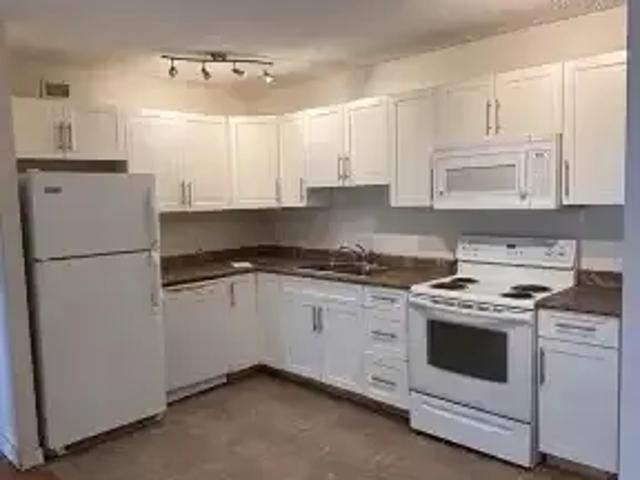 1 Bedroom Condo Edmonton AB 105004673