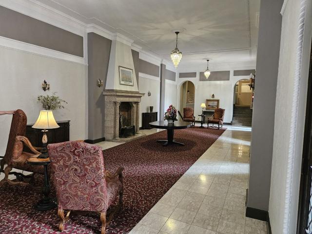 1 Bedroom Condo for Rent at 2305 Victoria Ave, Regina, SK S4P 0S7 Transitional