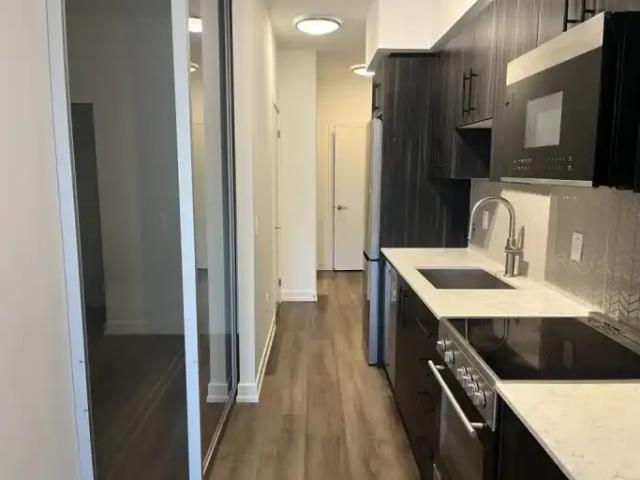 1 Bedroom Condo Kitchener ON 102306492